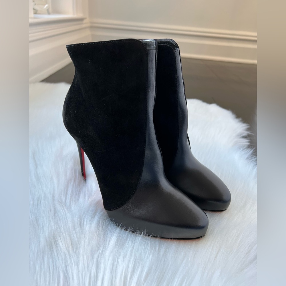 Christian Louboutin Women's Black Gaetanina Suede and Leather Bootie Size 38.5 - Picture 5 of 10